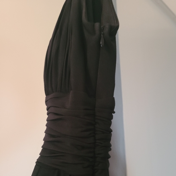 Sangria Black Long Keyhole Dress - Picture 3 of 7